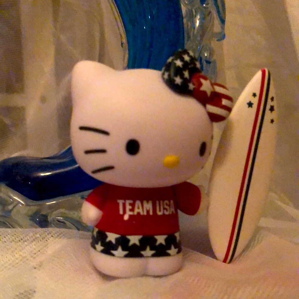 Hello kitty figure Team USA 🇺🇸